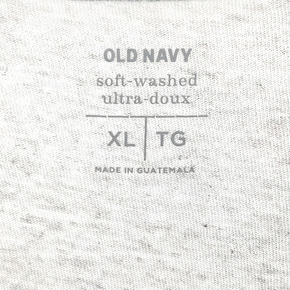 [Old Navy] Men’s Long Sleeve White Bear Tee - Picture 2 of 4